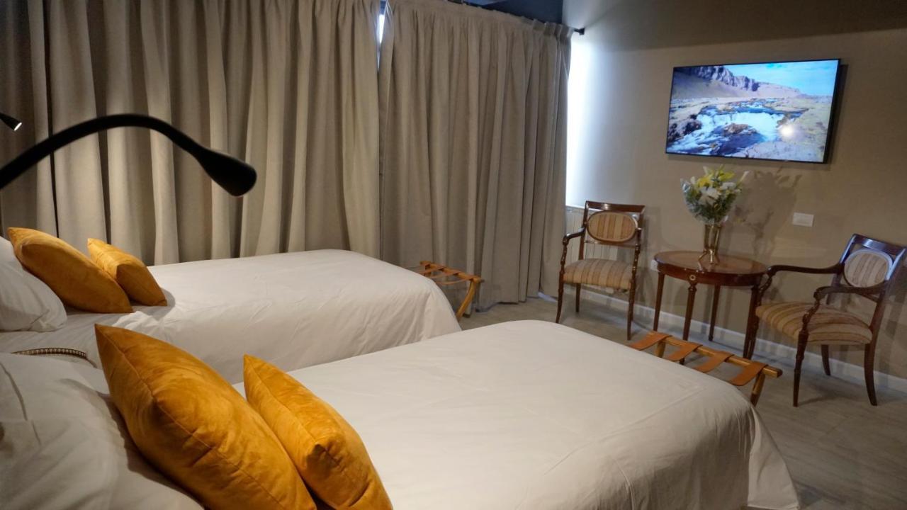 718 Rufino Petit Hotel เมนโดซา ภายนอก รูปภาพ