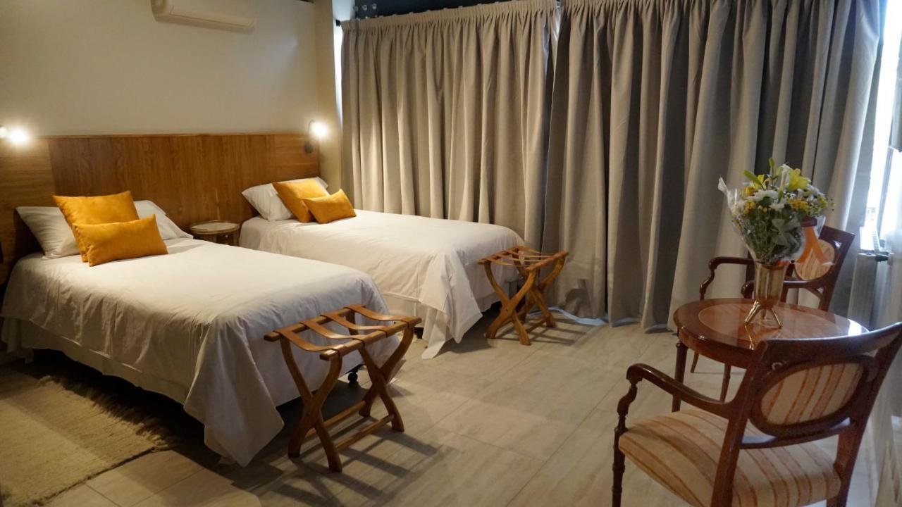 718 Rufino Petit Hotel เมนโดซา ภายนอก รูปภาพ