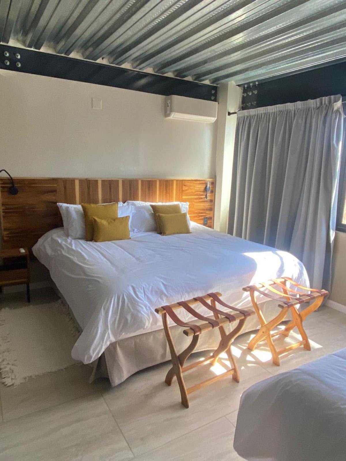 718 Rufino Petit Hotel เมนโดซา ภายนอก รูปภาพ