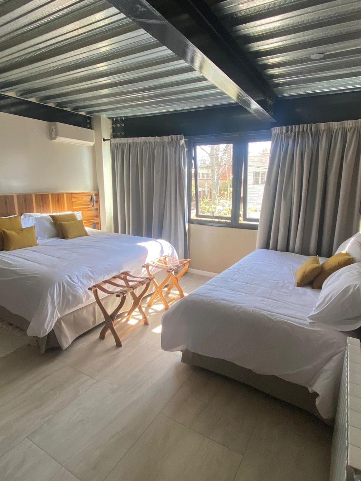 718 Rufino Petit Hotel เมนโดซา ภายนอก รูปภาพ